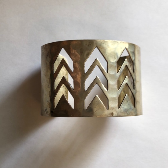 Jewelry - Antique silver metal cuff with arrow cutouts